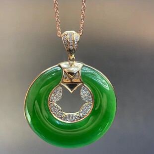 Fubei Diamond Jewelry [18K Gold Inlaid with Hetian Jasper Ice Bottom Spinach Green Peace Buckle Pendant] Bare Stone 29*29mm