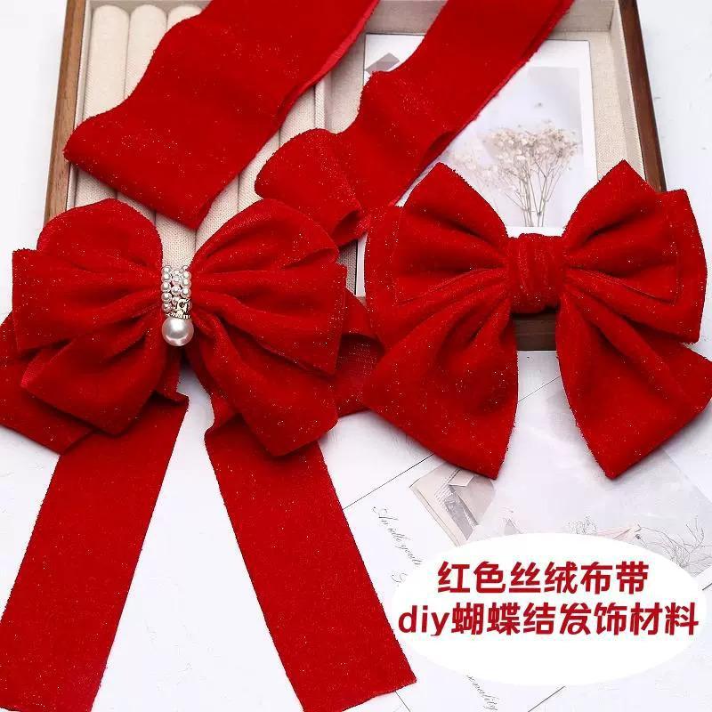 Red hairgrip with bow