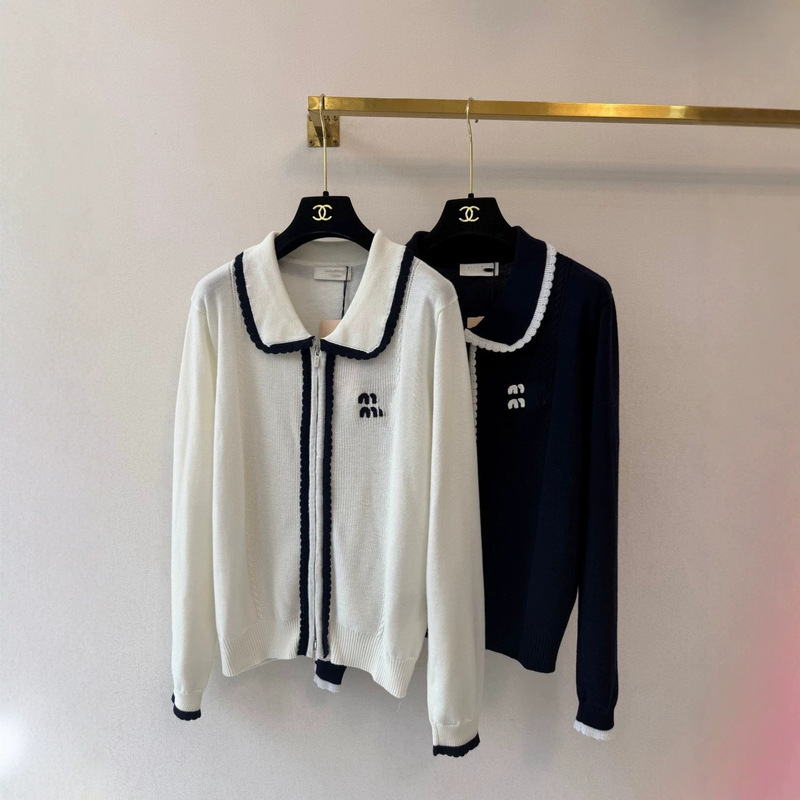 High-quality MU lapel color-block striped knit cardigan, new autumn 2026 model, niche design, zippered long-sleeve knit High-quality MU lapel color-block striped knit cardigan, new autumn 2026 model, niche design, zippered long-sleeve knit