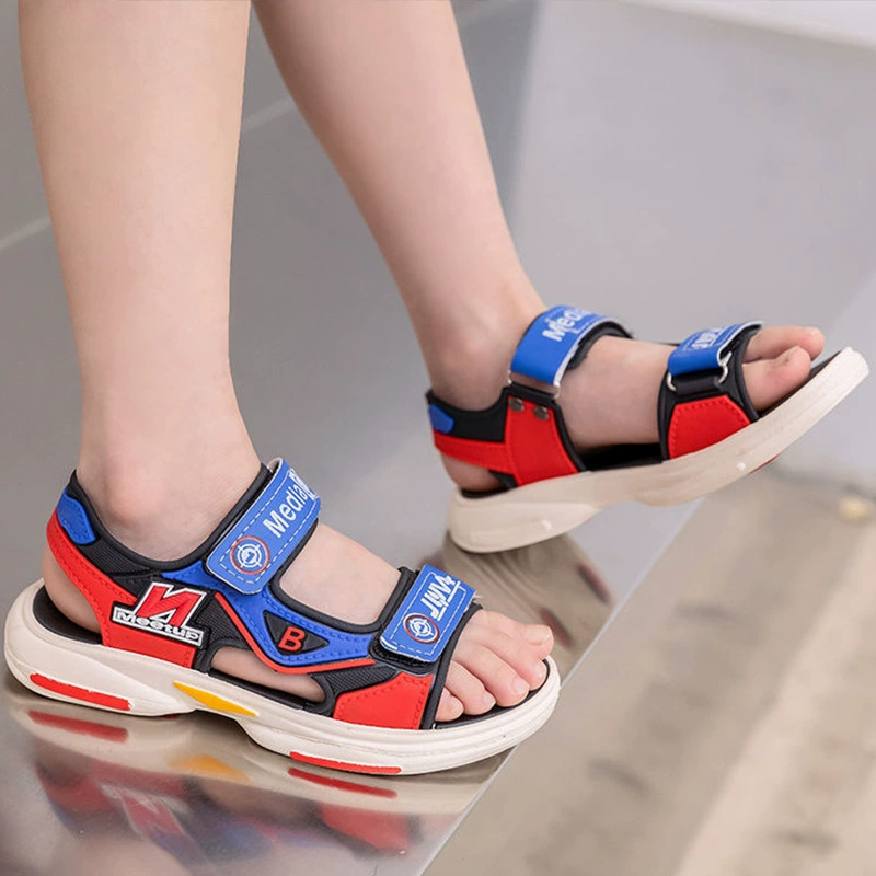 Детская Модная легкая пляжная обувь для мальчиков в Корейском стиле, новинка 2024 года, Нескользящие летние большие детские сандалии на липучке с мягкой подошвой