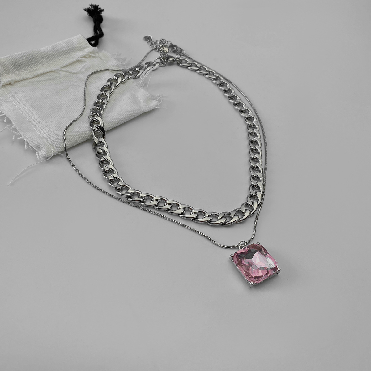 Retro Inlaid Emerald Diamond Titanium Steel Stacked Pink Necklacepicture5