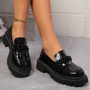 Foreign Trade Large Size Loafers for Women 2025 Spring and Autum New Round Toe British Style Flats for Women One-Leg Small Leather Shoes for Women