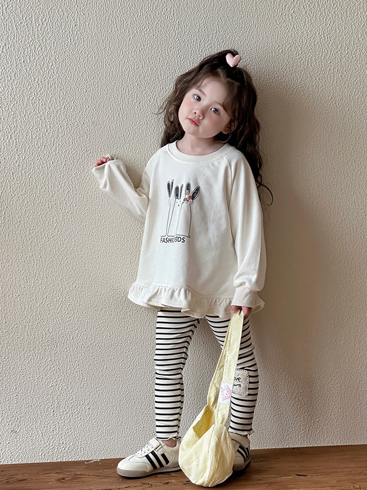 女の子トレーナー秋服2025新しい子供韓国風洋風服スーツ女の赤ちゃん春秋長袖トップス