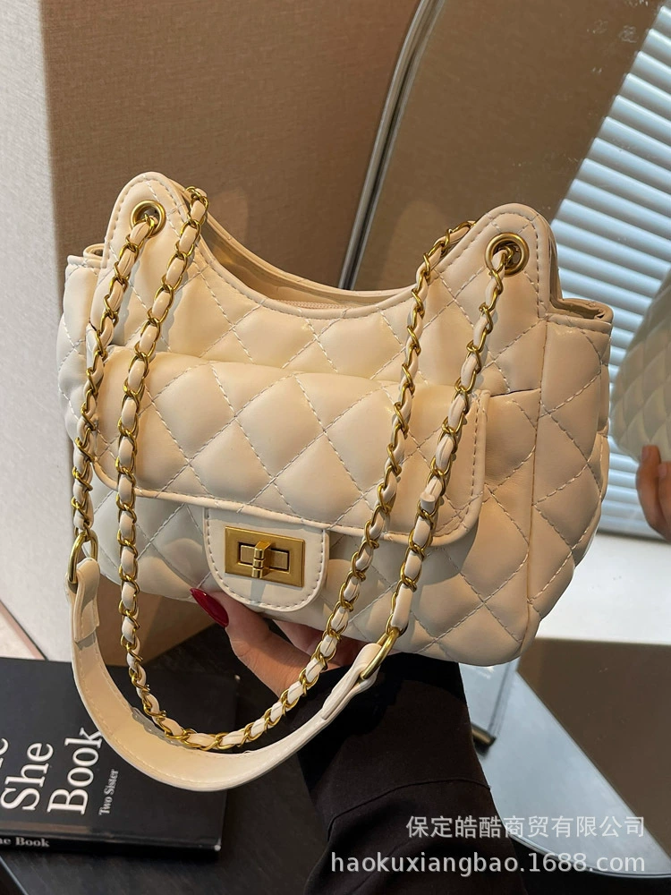 Летняя сумка через одно плечо, трендовая сумка на плечо, в стиле Chanel, сумка с цепочкой, городской стиль, интернет-звезда