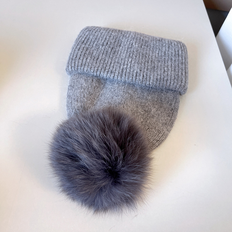 Women's Sweet Simple Style Color Block Pom Poms Eaveless Wool Cap display picture 23