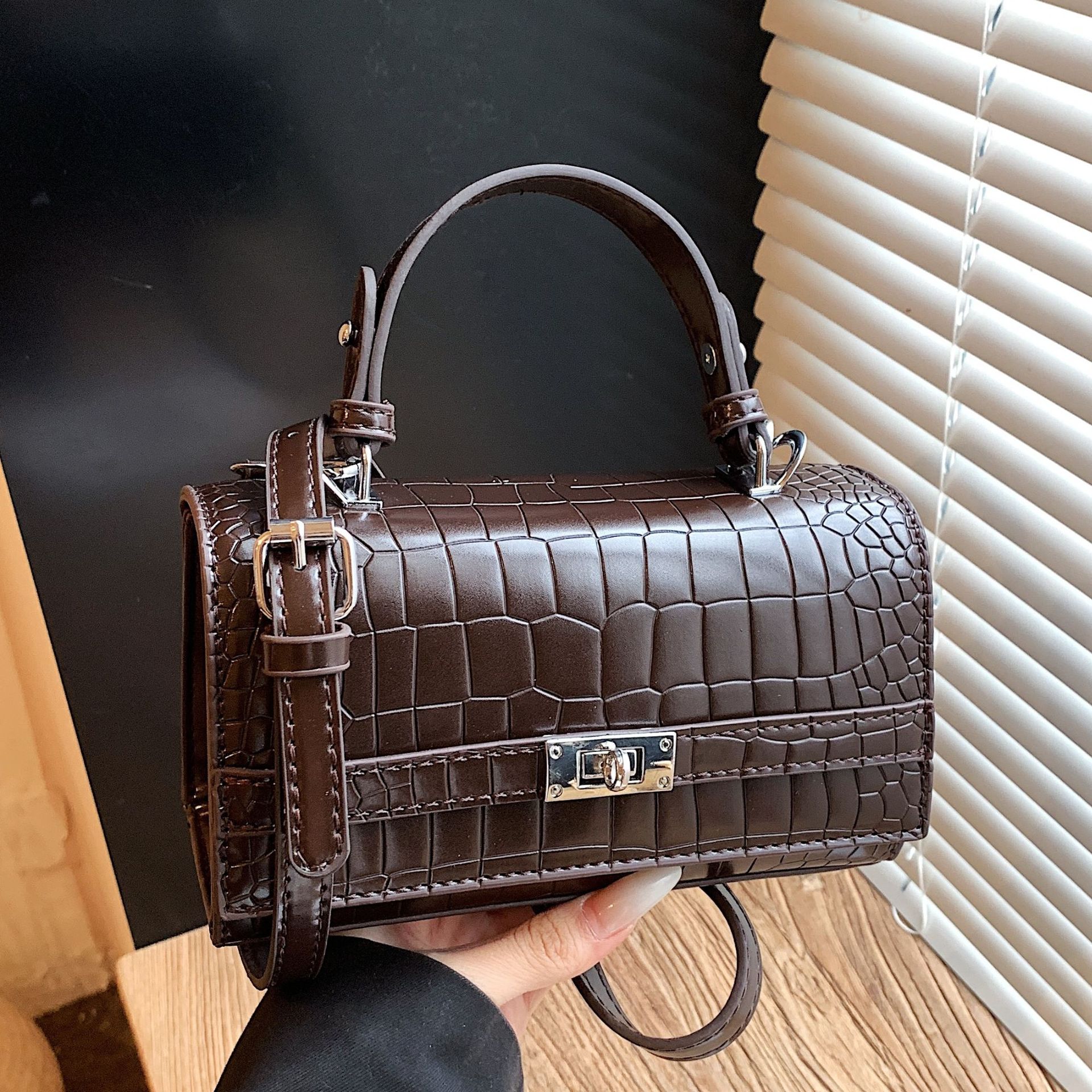 Sentimiento diario de cocodrilo Kelly bolso para mujeres 2026 nuevo diseño de nicho retro bolso de mano de viaje mochila de hombro