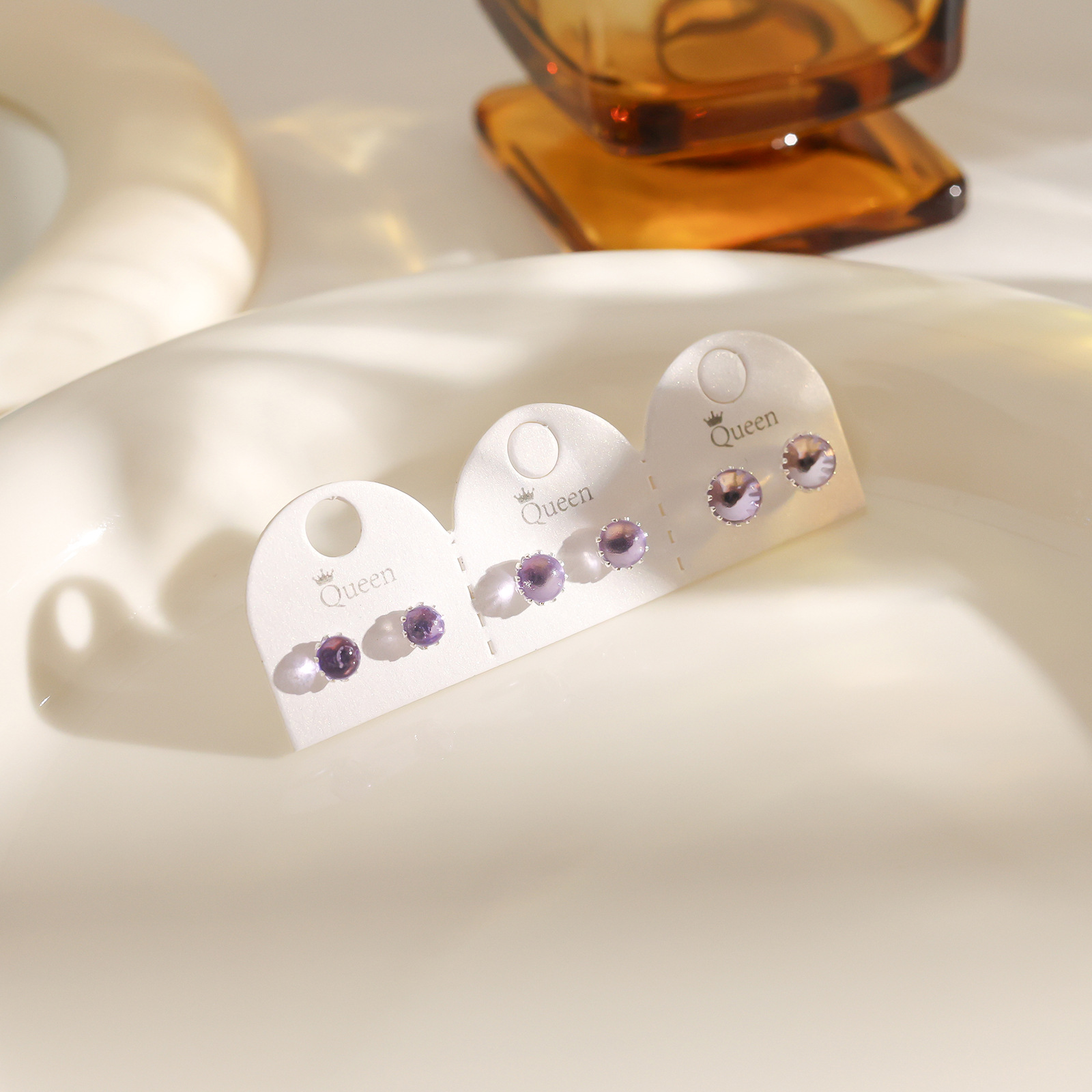 Juego de pendientes de aguja plateados, sencillos y compactos para mujer, pendientes geométricos en forma de corazón, bonitos, dulces y versátiles, venta al por mayor para puestos de mercado