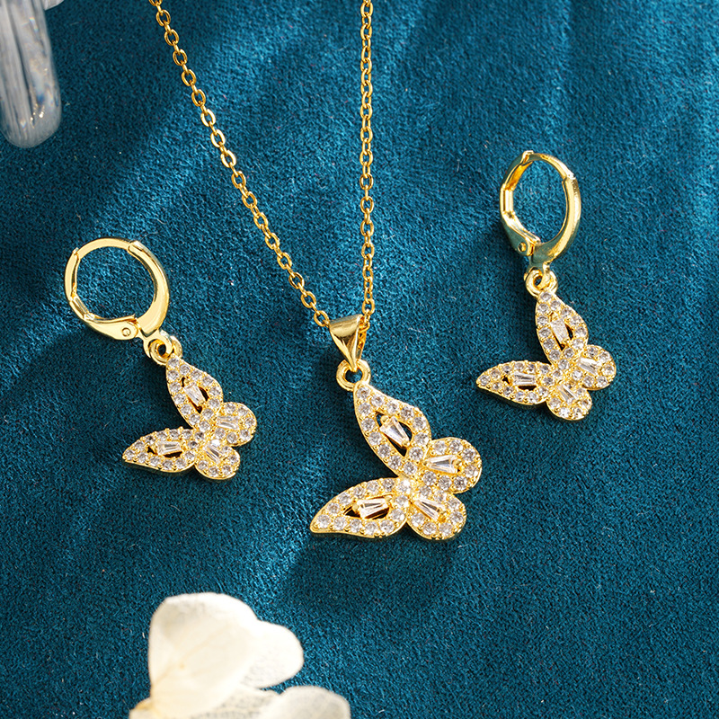 Nuevo collar de oro de arena vietnamita, temperamento de todo fósforo, pendientes de mariposa de cristal con incrustaciones de diamantes, joyería ligera y lujosa que no se desvanece durante mucho tiempo