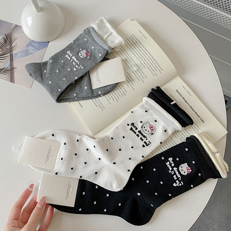 Pila de calcetines para niños, lunares, rizos, dibujos animados de moda, Hello Kitty, calcetines delgados de verano, calcetines de mujer Zhuji al por mayor
