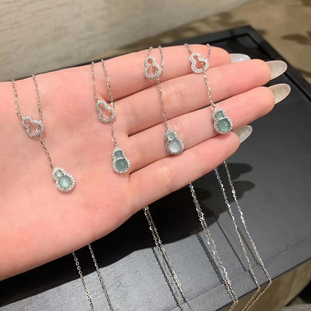 Double Gourd Pendant Necklace In Sterling Silver With Ice Jade_voghion.com