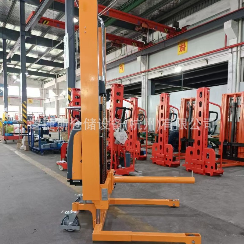 非标串杆装卸堆高车电动轻型膜卷搬运车400kg新能源纸卷升降机