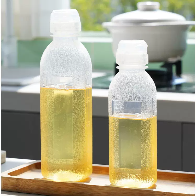 批发尖叫油瓶 不挂口油瓶控量挤压油壶 家用厨房塑料喷油瓶
