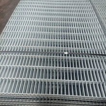 供应狗笼子底镀锌铁丝网片 批发电焊铁丝网 菱形异形网片现货