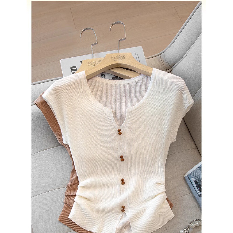 Slim Knitted Knitwear 2025 Summer New Women's Fashion Simple Pleated Slit Sleeveless Buttoned Short Top