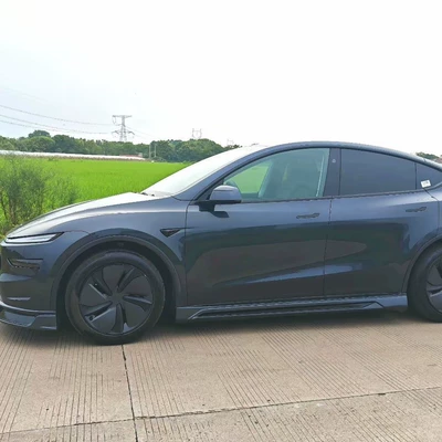 and rear lip, front spoiler, side – Big Surrounded
