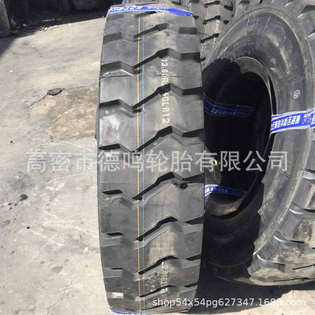 Suministre el coche ancho 1300R25 del cuerpo del volcado del neumático 13.00R25 de la maquinaria de construcción del acero