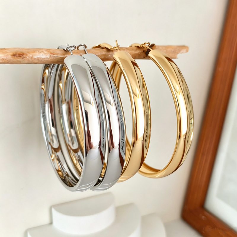 New glossy oversized hoop earrings, same style as Amazon's popular product, with a high-end look, large and shiny, and a unique, exaggerated design