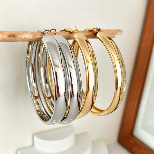 New glossy oversized hoop earrings, same style as Amazon's popular product, with a high-end look, large and shiny, and a unique, exaggerated design