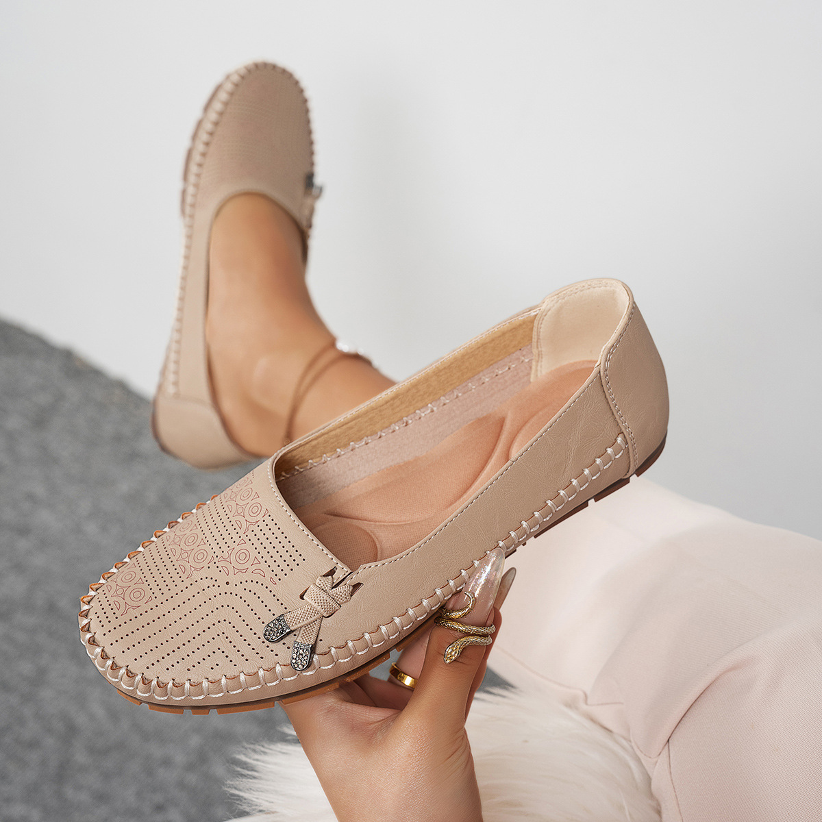 Large Size Popular Export Stitched Solid Color Women's Flat Loafers Export Cross-Border E-Commerce Supply British Style Low Heel
