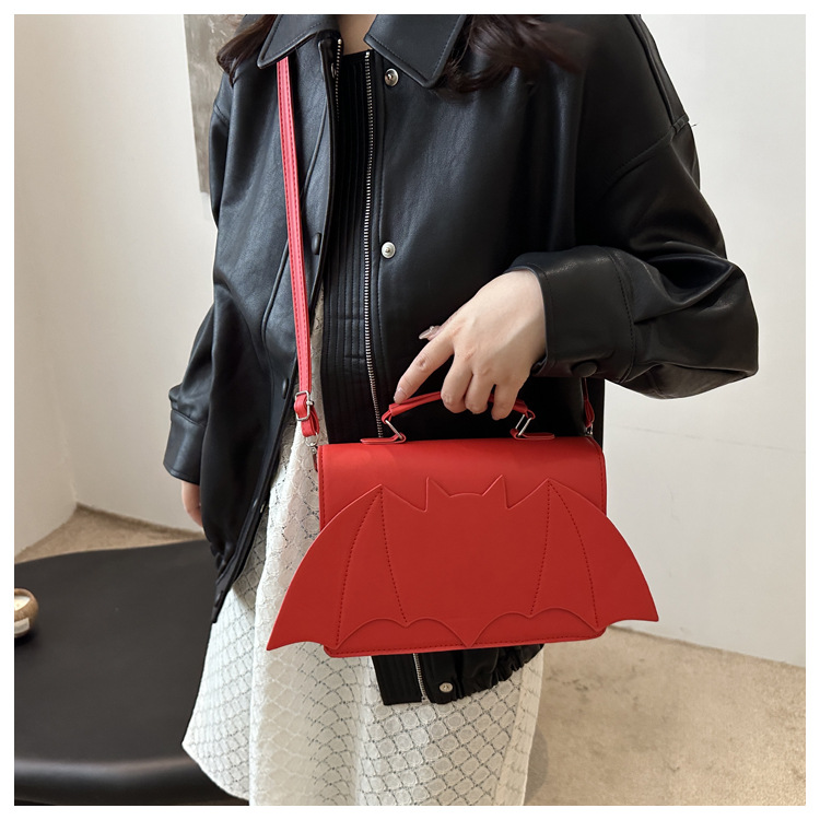 A new 2024 European and American Halloween single-shoulder bag for women, with a unique and funny bat style and a trendy crossbody bag undefined