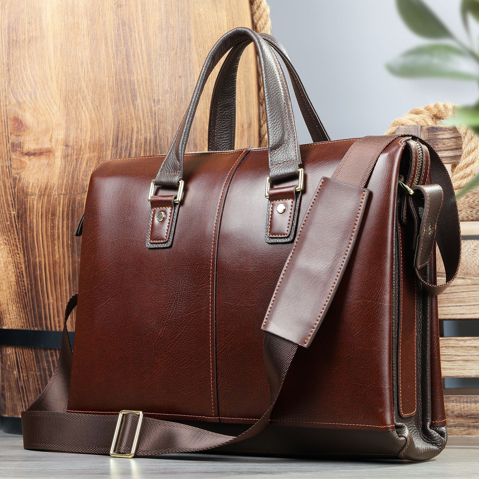 Leather one-shoulder bag
