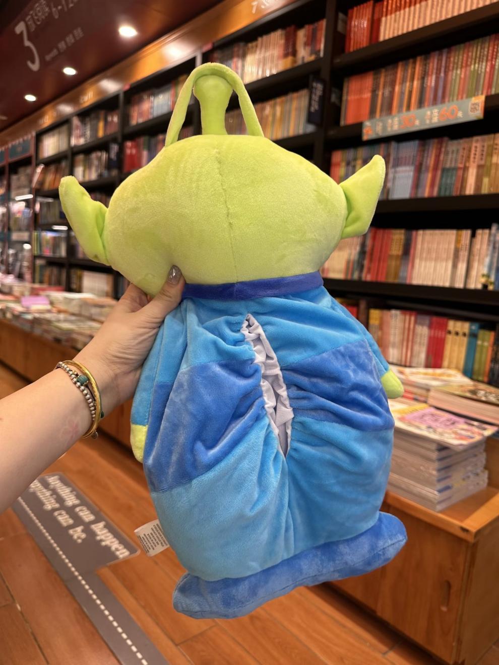 Cute Cartoon Buzz Lightyear Tissue Holder Car-Mounted Hanging Tissue Cover Car Interior Decoration Plush Tissue Dispenser