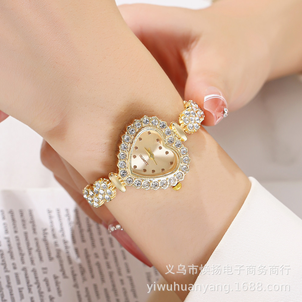 批发跨境手表新品时尚镶钻手链表心形小众风石英表简约手表 女表