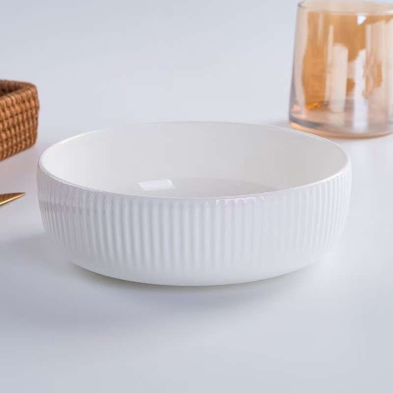 Cixian Ling Cruz White 8.5inch 간단한 수직 패턴 웜 플레이트 순수한 흰색 크리 에이 티브 언더글레이즈 컬러 세라믹 식기 라이트 럭셔리