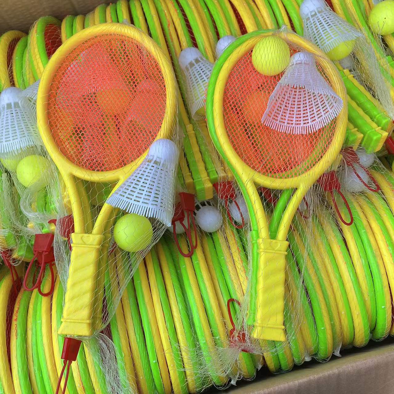 Juguetes para niños playa Tarjeta de succión juguete pistola juego casa juguete pintura juguetes 2 yuanes grandes almacenes al por mayor