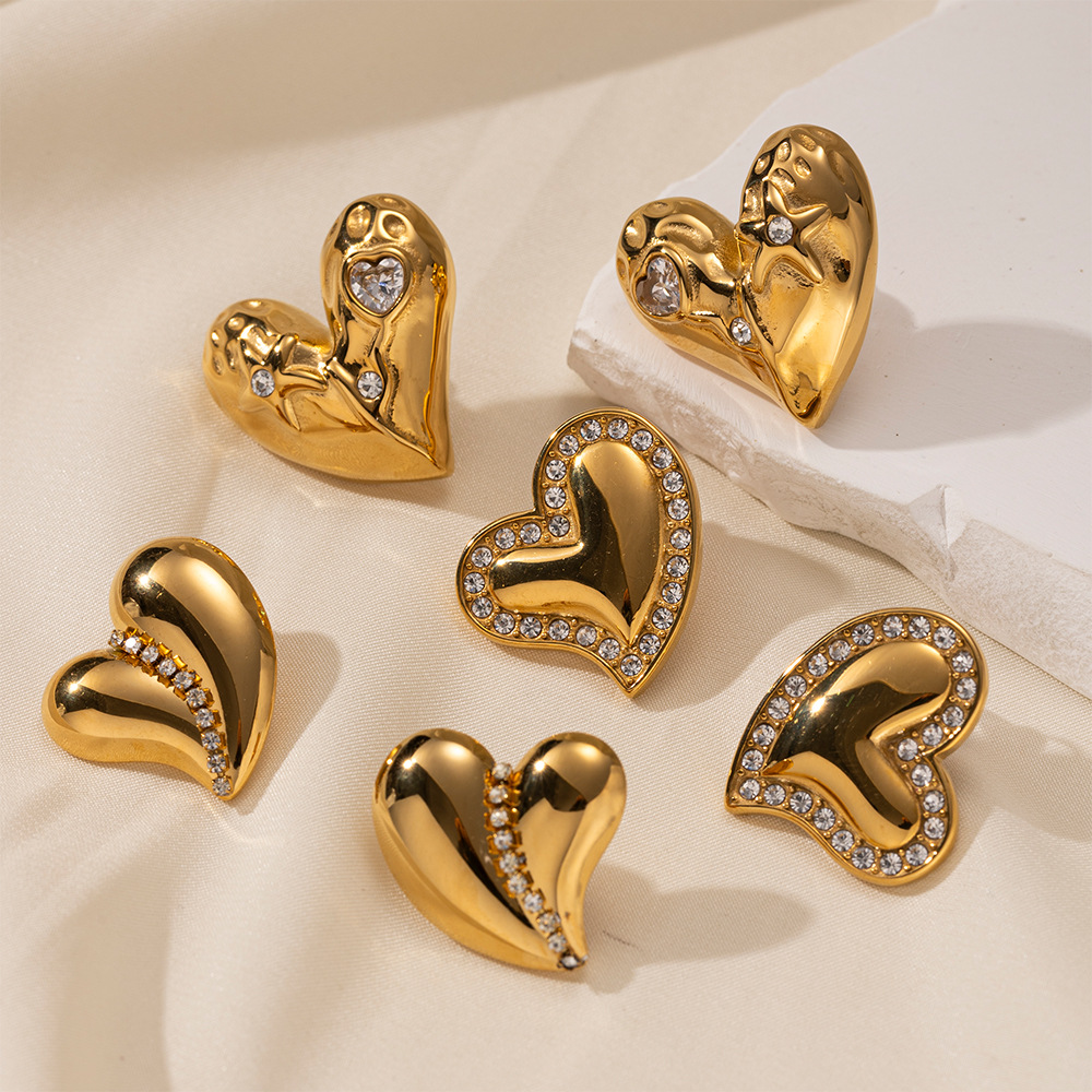Taina Europa y los Estados Unidos pernos de acero inoxidable para mujeres no se desvanecen, pernos de zircón en forma de corazón, joyería de venta caliente transfronteriza