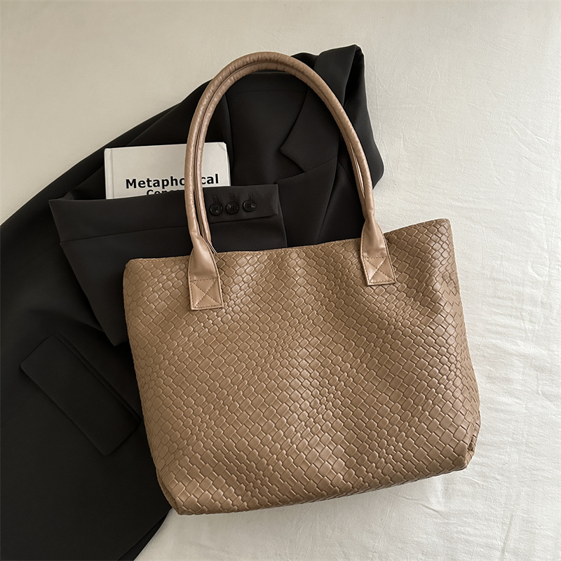 Bolso de hombro de mujer, bolso de verano, nuevo estilo de moda, bolso de cuero suave tejido de gran capacidad, bolso de mano de mujer, bolso de mano de mujer
