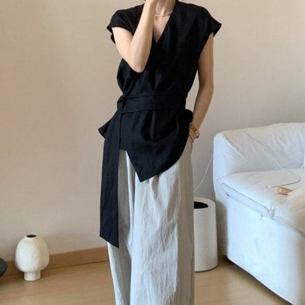2025年超人気オールドマネー通勤夏服、黒のノースリーブシャツとパンツの2点セットの完全なセット|undefined