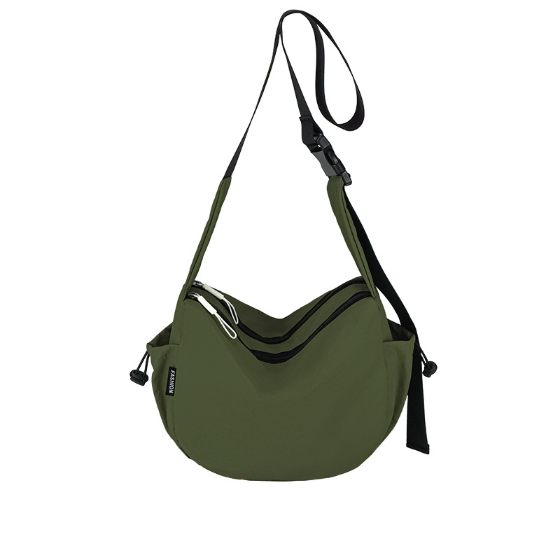 Bolso de lona popular de este año 2025 verano nuevo bolso femenino bolso de hombro de nailon impermeable bolso de mensajero deportivo de ocio