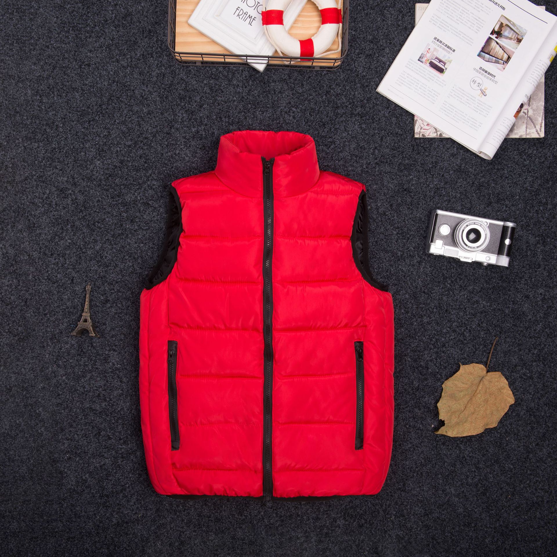 Demi-season vest with zipper for leisure for work