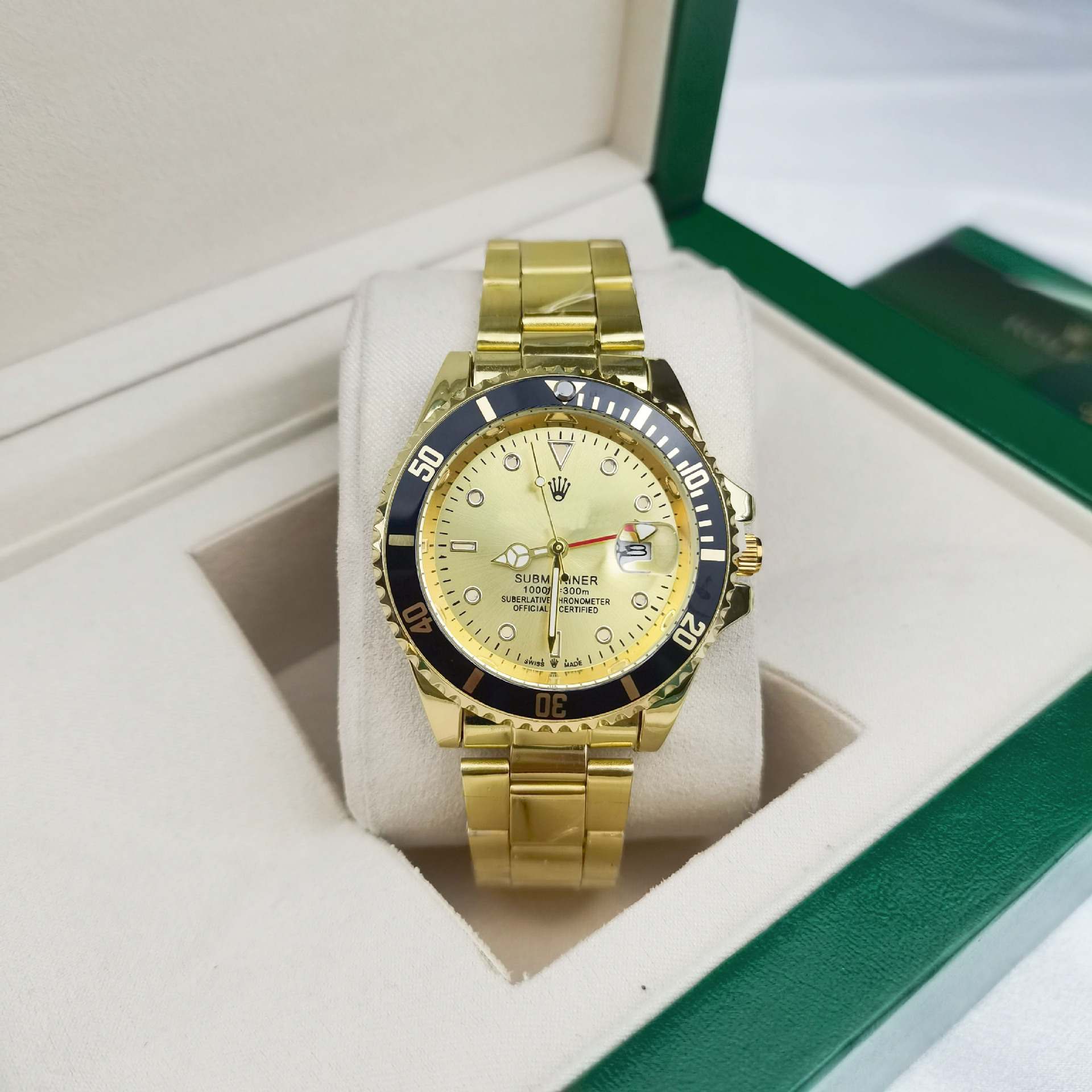 Four-needle water ghost three golden black circle gold surface