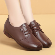 真皮软底妈妈鞋春秋款单鞋女平底舒适中老年牛筋软底休闲老人皮鞋
