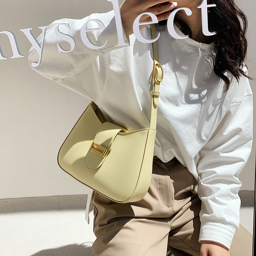 This year's popular small bags female ins niche  new fashion summer baguette bag hot girl single shoulder armpit bag