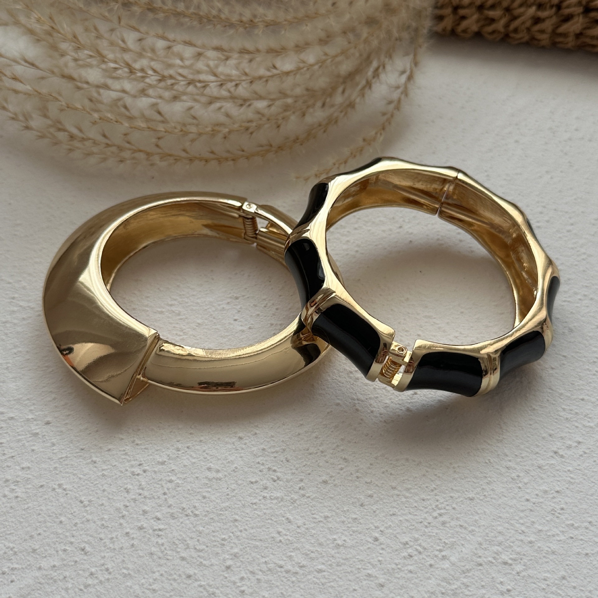 65g Weight Bangle Classification Alloy Chain Material 1 Piece Quantity Casual, Daily Occasion Alloy Material Solid Color Pattern Women's Gender Plating Design Elegant, Vintage Style Style Coffee, Gold Color Elegant Vintage Style Solid Color Alloy Wholesale Bangles 17