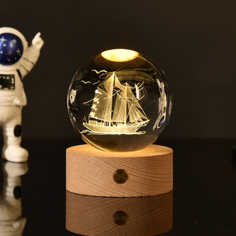 Lámpara decorativa con bola de cristal 3D | Luz nocturna LED con base de madera y grabado de galaxia o luna