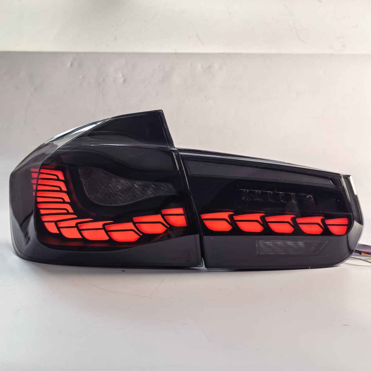 Suitable for Bmw 3 Series F30 F35 Tail Light Assembly Modification 320 328 Dragon Scale Flowing Water Hongji Car Turn Signal Light