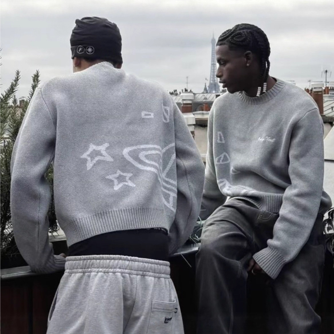 Europa y América bordado Jacquard transfronterizo estilo de moda de estilo callejero estilo americano camisa de punto simple suéter de cuello redondo