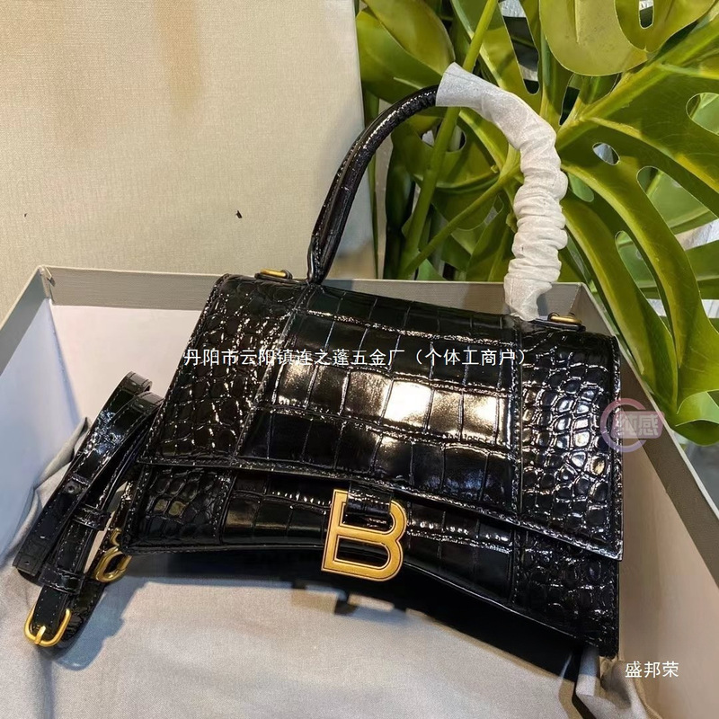 厂家法棍包女手挎斜早春版本精美腋下包感新款提高小众沙漏包牛皮|undefined