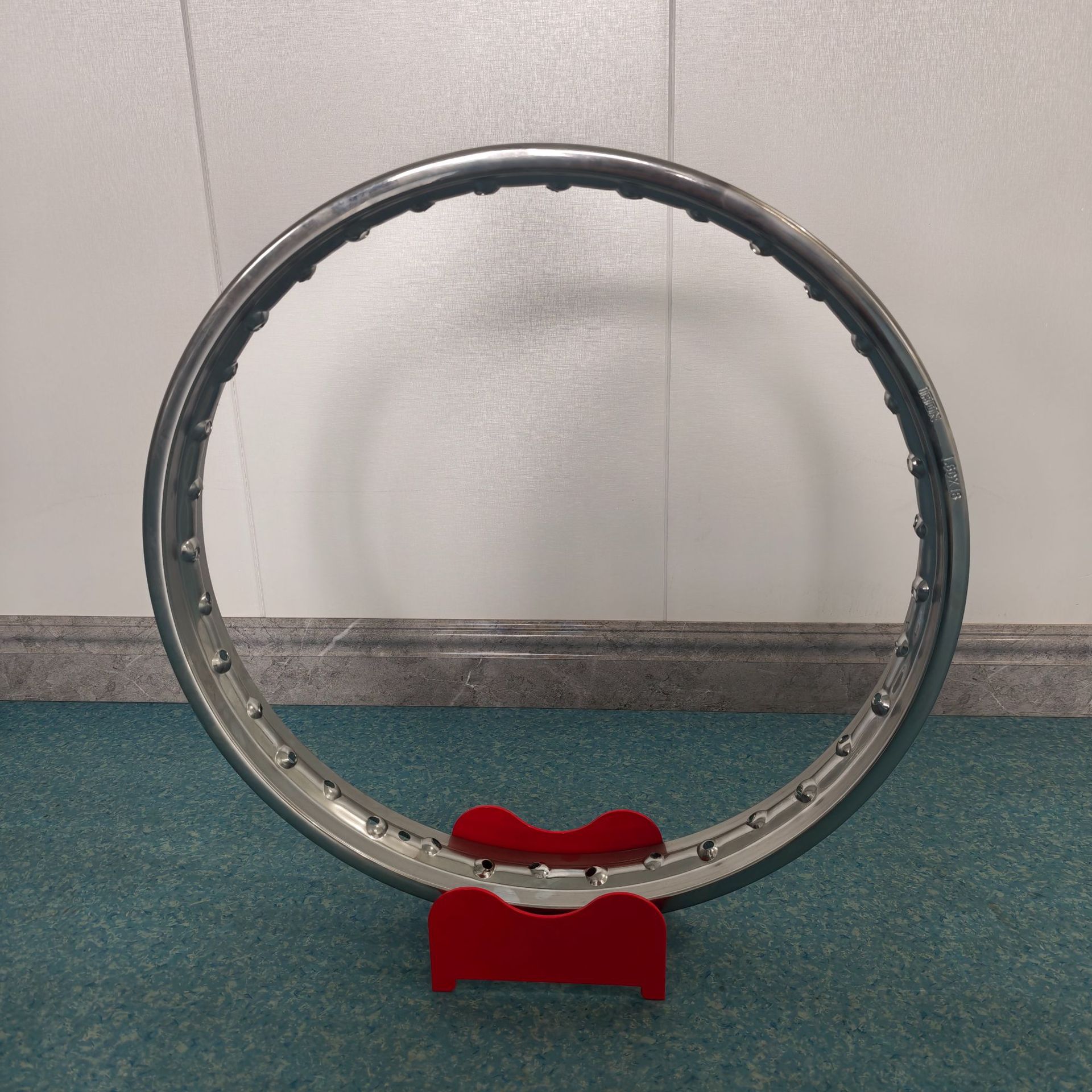 Motorcycle Chrome-Plated Steel Rim, Polished Spoke Wheel Rim, 17-Inch 18inch Universal Rim Repair Replacement Part for Export