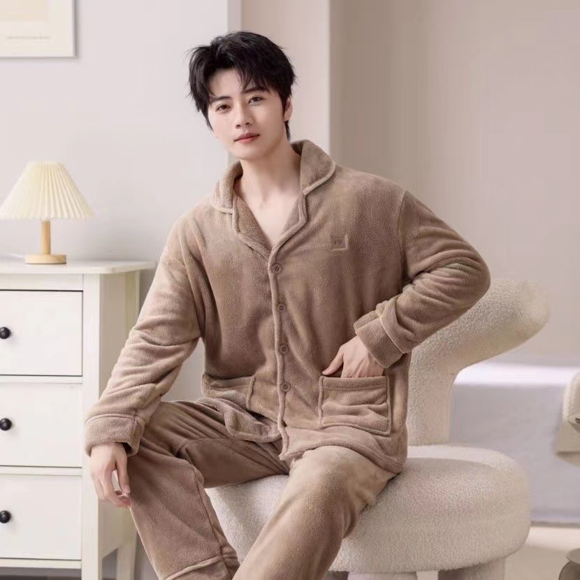 Pijamas para hombres otoño y invierno nuevos botones de franela ropa de casa Cardigan set bordado con solapa pijamas sueltos