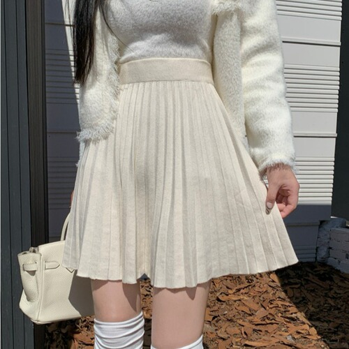 Pleated skirt women's autumn and winter  new Korean version high-waisted A-line slim design versatile knitted skirt