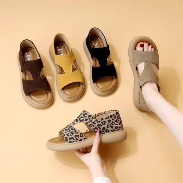 Fashionable sandals platform