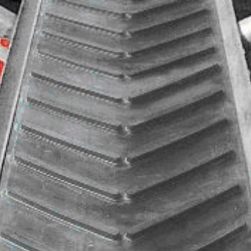 厂家销售优质耐磨高强力橡胶凸凹人字形输送带普通平人字输送带