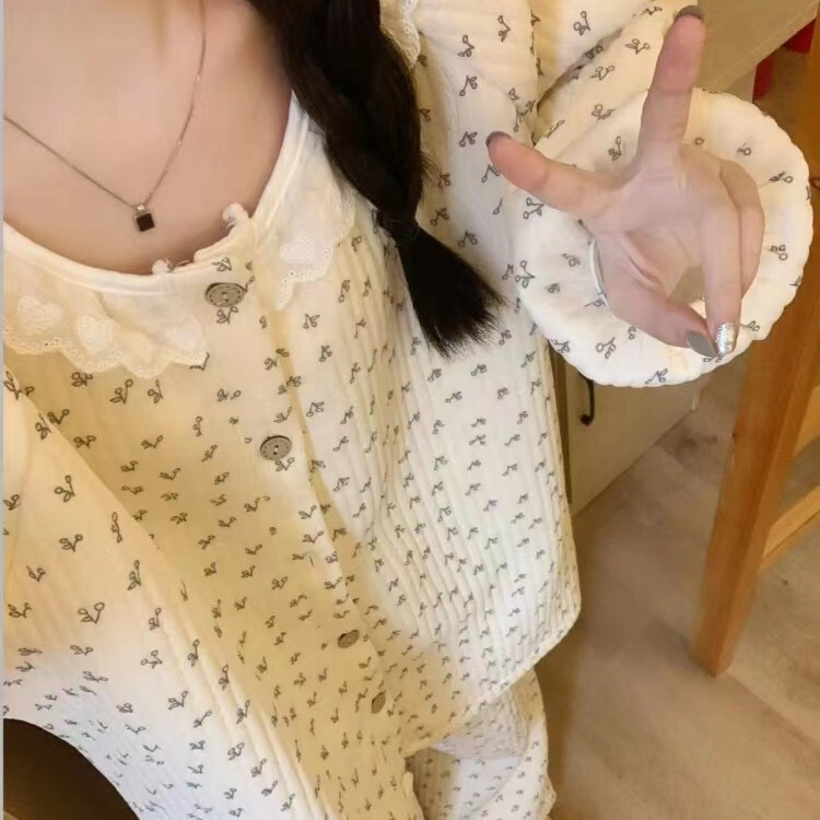 Autumn and Winter 2024 New Sweet Lace Crewneck Floral Pajamas Women's Thickened Air Quilted Warm Home Clothes suit Autumn and Winter 2024 New Sweet Lace Crewneck Floral Pajamas Women's Thickened Air Quilted Warm Home Clothes suit