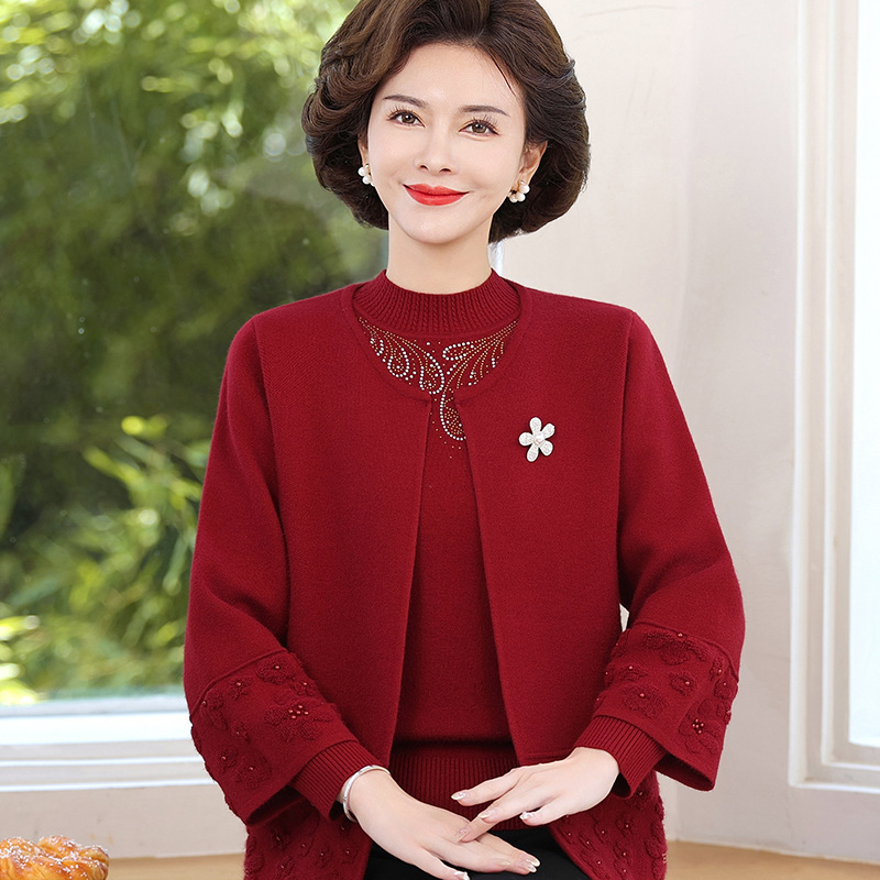 お母さんの秋の服装の気質の高貴なセーターの2つのセットの中で老年の婦人服の洋風のメリヤスのカーディガンの喜姑の披露宴の服|undefined