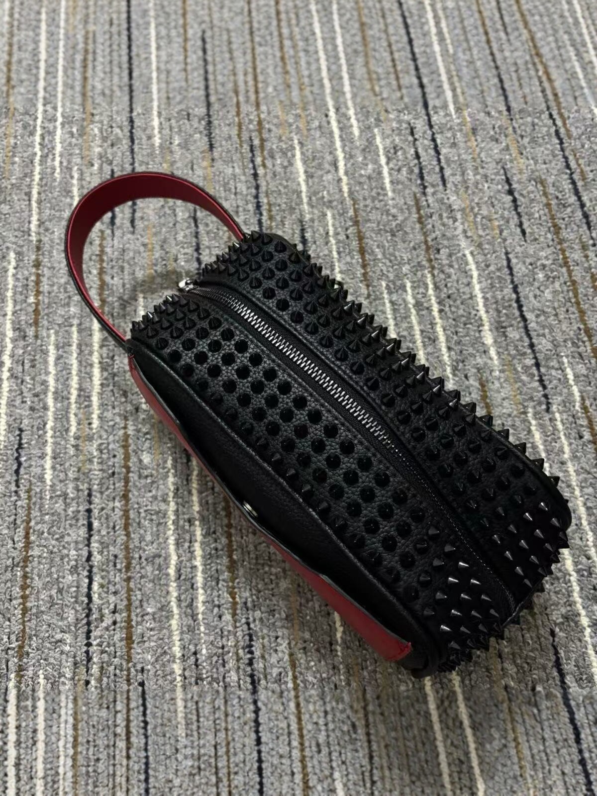New European and American Style Rivet Handbag for Men, Black Leather, Fashionable and Trendy Portable Shoulder Bag